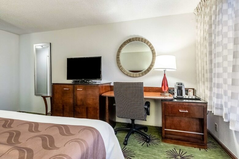 Hotel Quality Inn & Suites