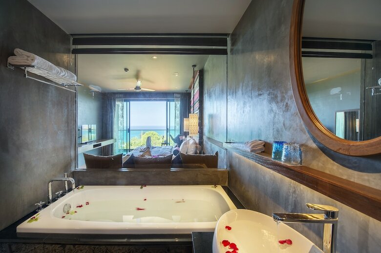 Hotel The Sea Galleri By Katathani