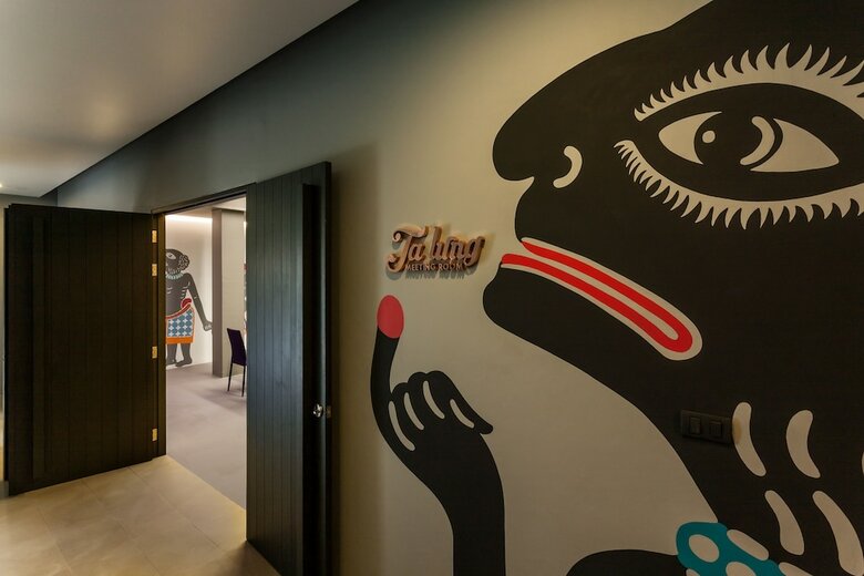 Hotel The Sea Galleri By Katathani
