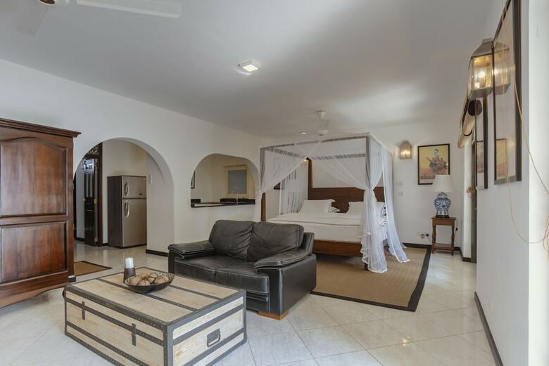 Villa Republic Bentota - Entire Villa (06 Bedrooms)