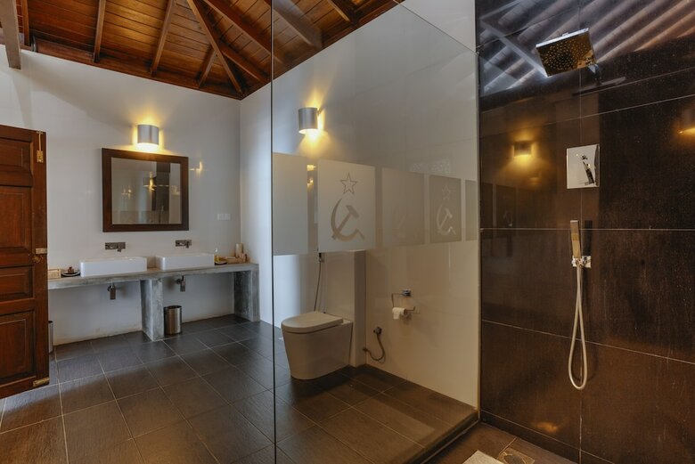 Villa Republic Bentota - Entire Villa (06 Bedrooms)