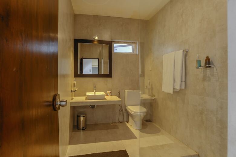 Villa Republic Bentota - Entire Villa (06 Bedrooms)