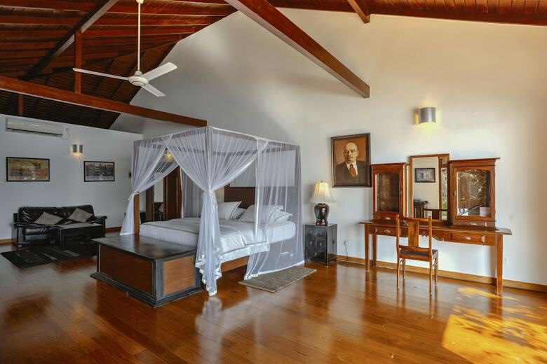 Villa Republic Bentota - Entire Villa (06 Bedrooms)
