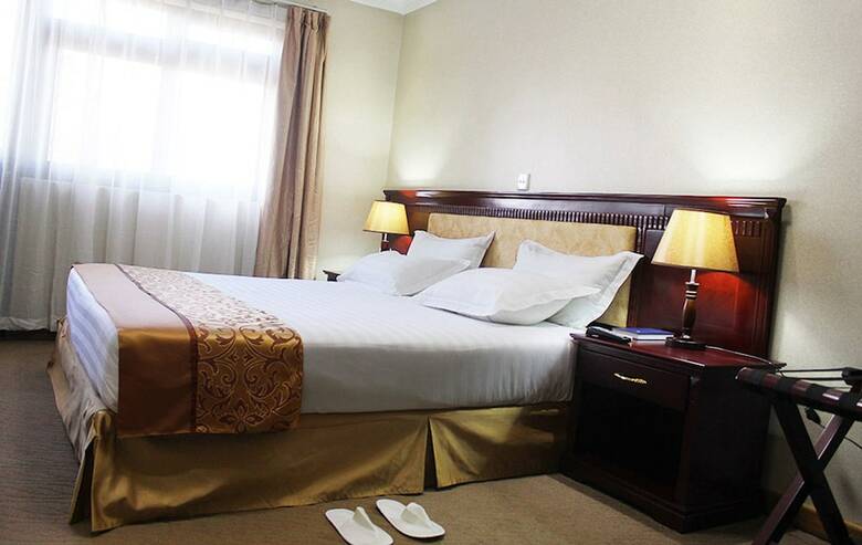 Hill View Hotel & Apartments