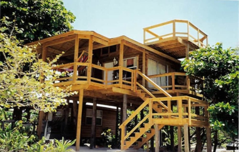 Hotel Foster's West Bay Resort
