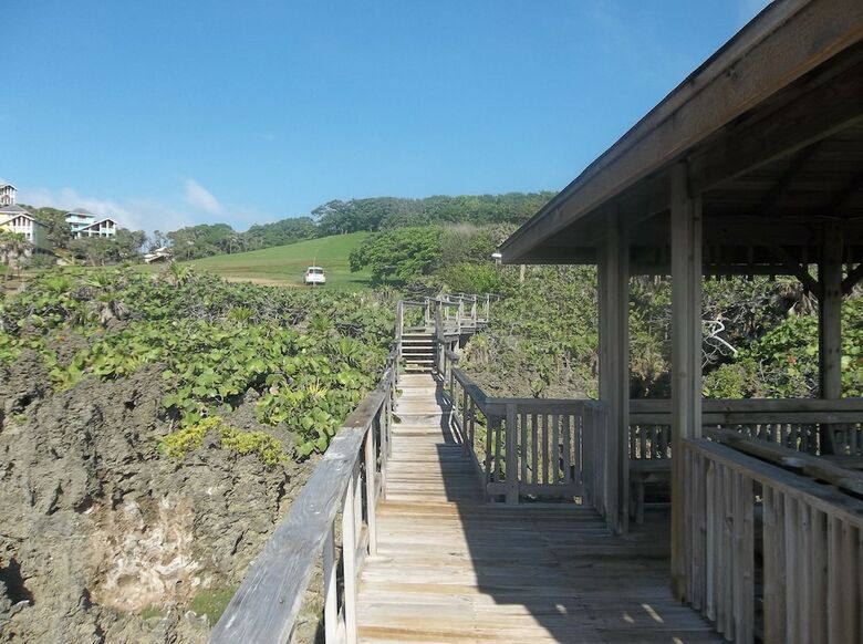 Hotel Foster's West Bay Resort