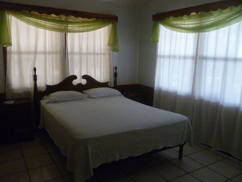 Hotel Foster's West Bay Resort