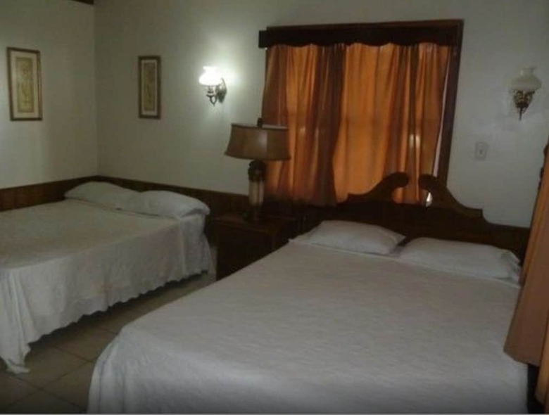 Hotel Foster's West Bay Resort