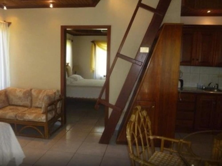 Hotel Foster's West Bay Resort