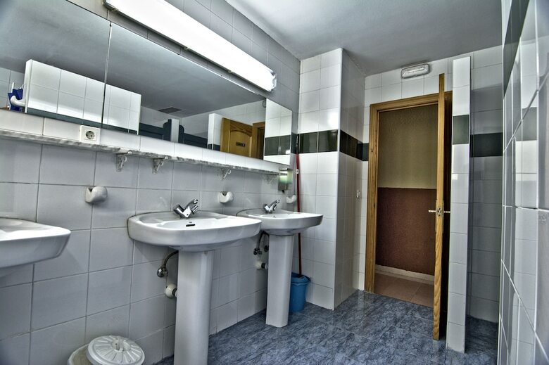 Hostal Albergue Juvenil de Bustiello