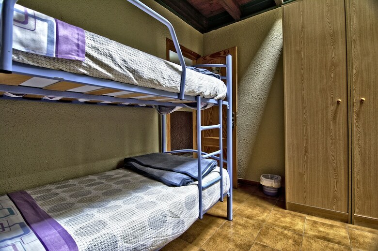 Hostal Albergue Juvenil de Bustiello