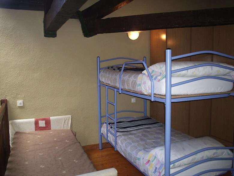Hostal Albergue Juvenil de Bustiello