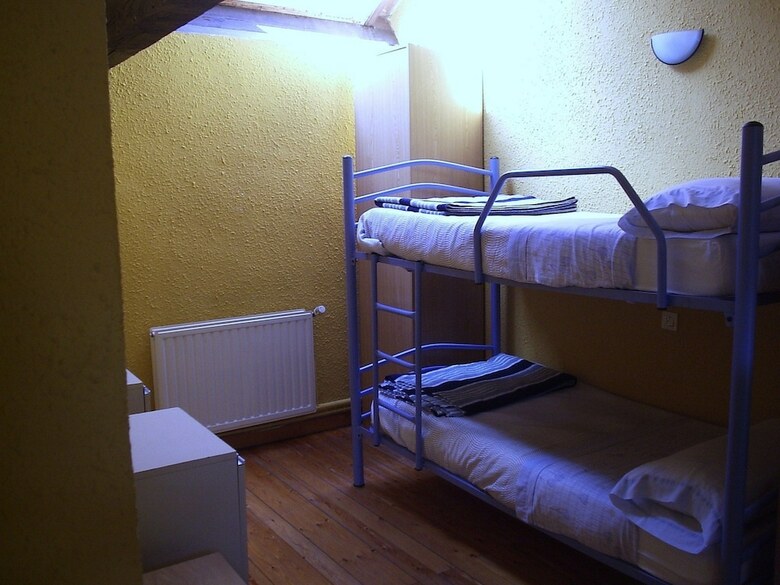 Hostal Albergue Juvenil de Bustiello