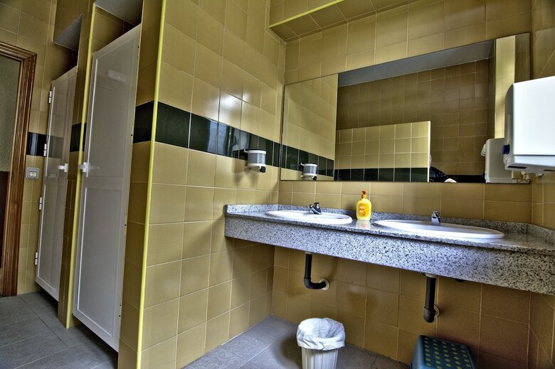 Hostal Albergue Juvenil de Bustiello