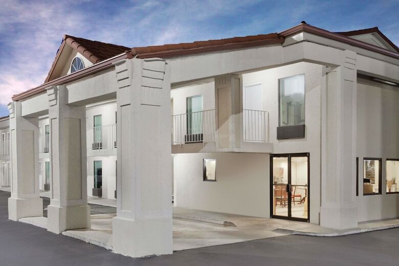 Motel Super 8 By Wyndham Ringgold