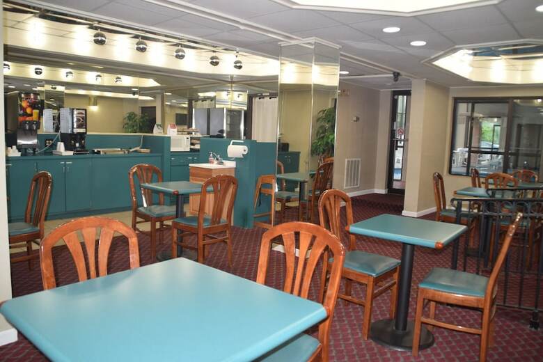 Hotel Econo Lodge Inn & Suites