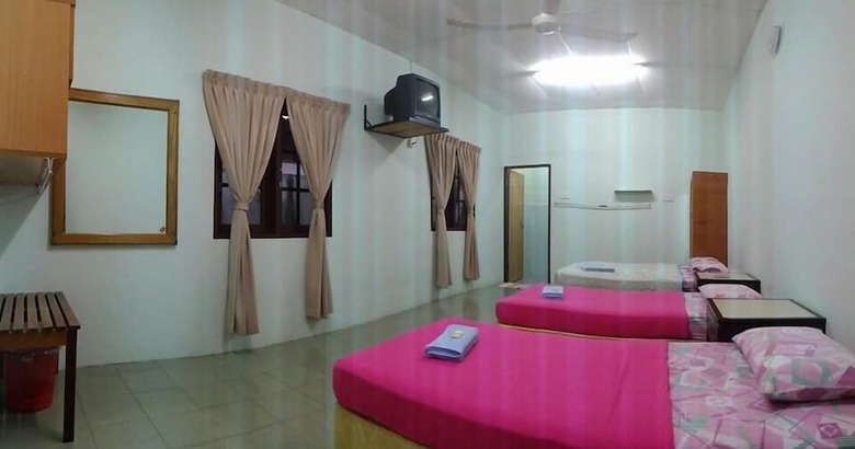 Hotel Budget Beach Resort