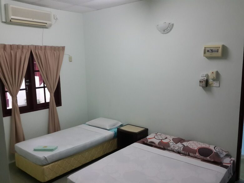 Hotel Budget Beach Resort
