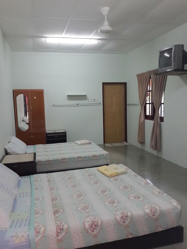 Hotel Budget Beach Resort