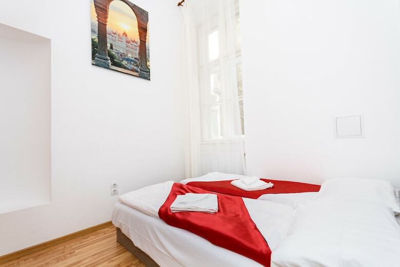 Grand Boulevard Apartments