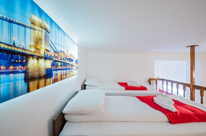 Grand Boulevard Apartments