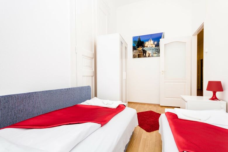 Grand Boulevard Apartments