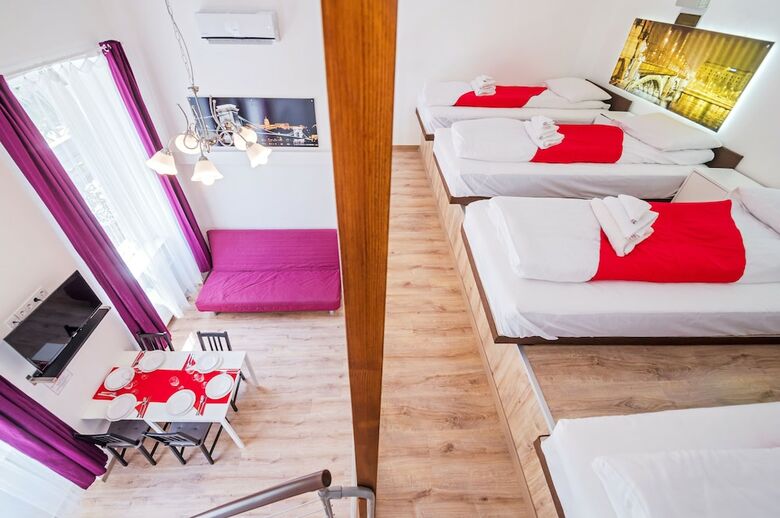 Grand Boulevard Apartments