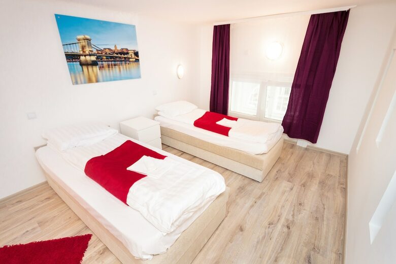 Grand Boulevard Apartments