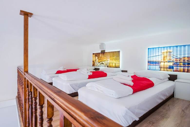 Grand Boulevard Apartments