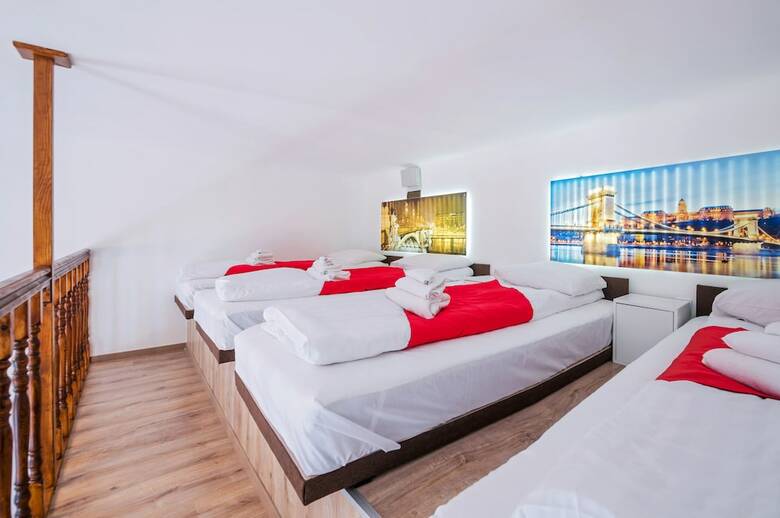 Grand Boulevard Apartments