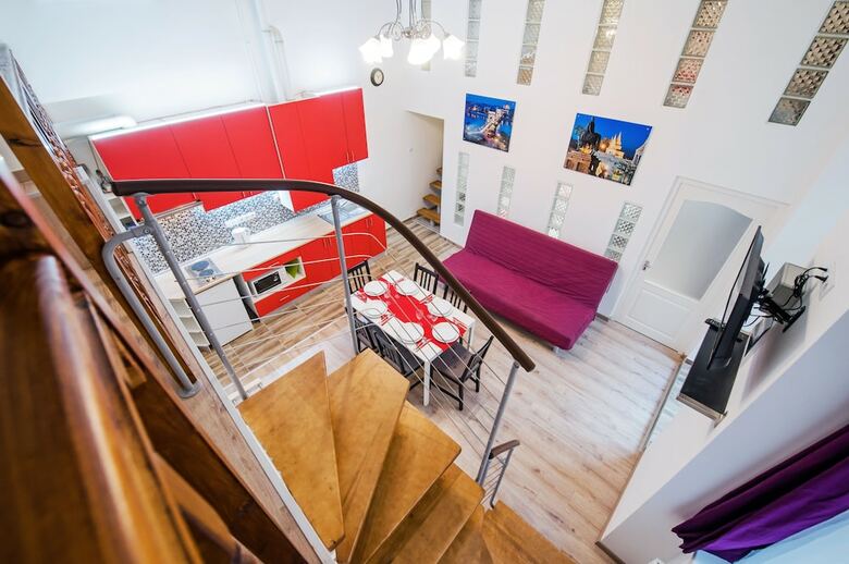 Grand Boulevard Apartments