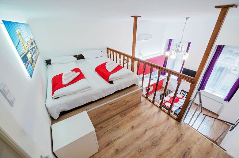 Grand Boulevard Apartments