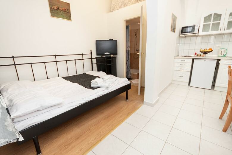 Grand Boulevard Apartments