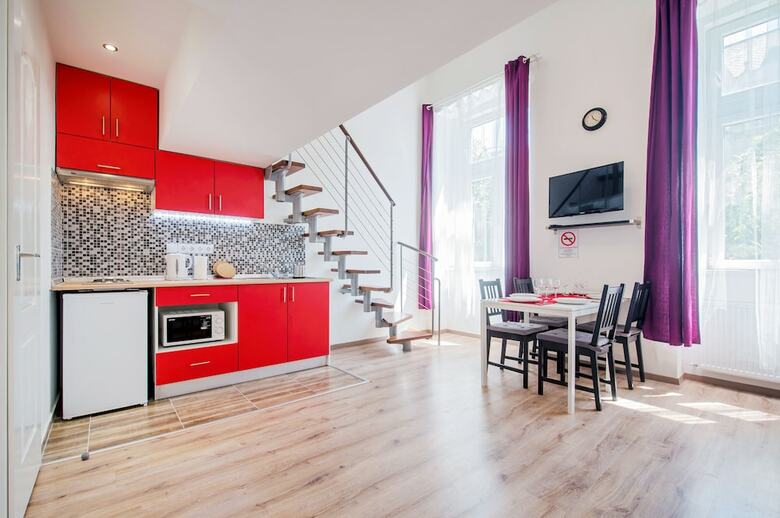 Grand Boulevard Apartments