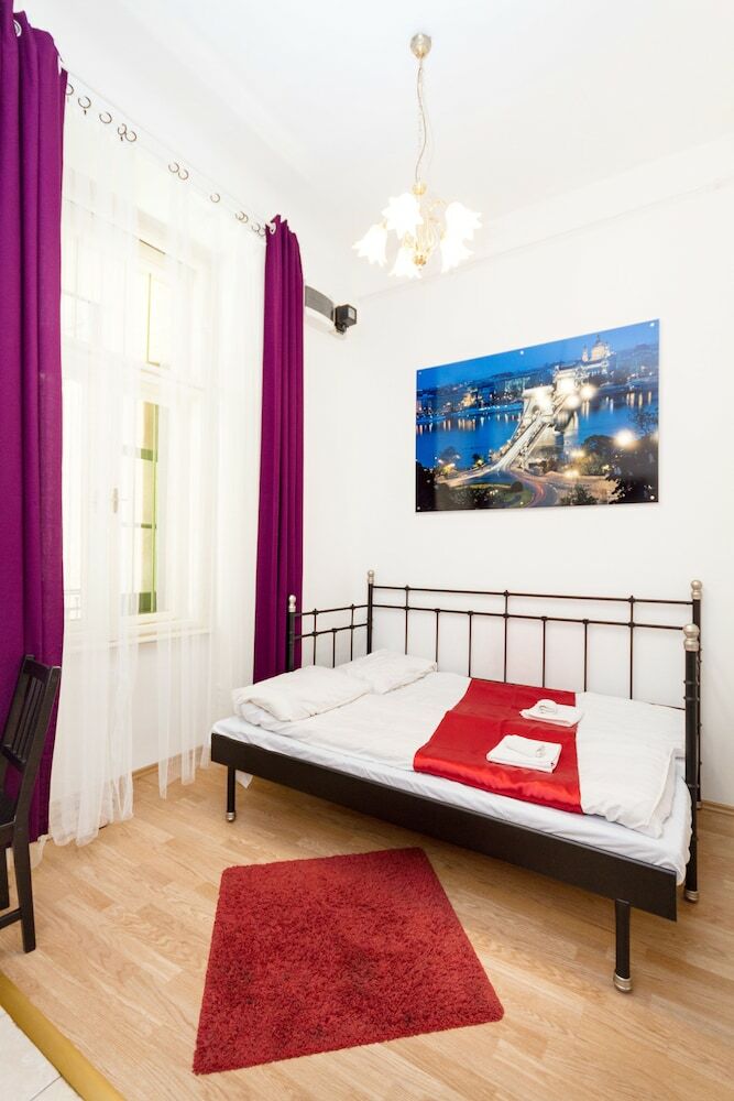 Grand Boulevard Apartments