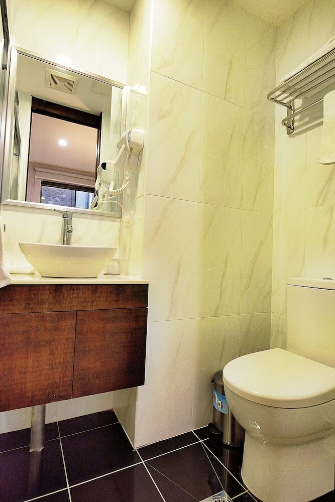 Megaboom City Hotel