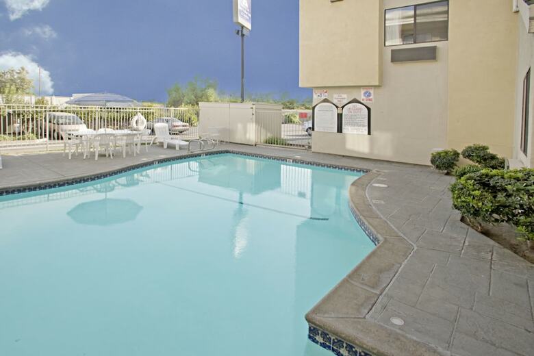 Motel Budget Inn And Suites
