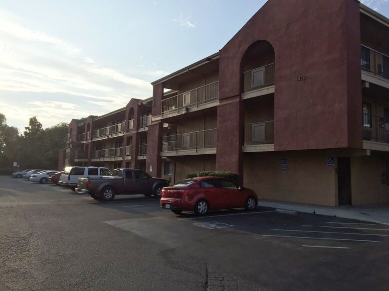 Motel Budget Inn And Suites
