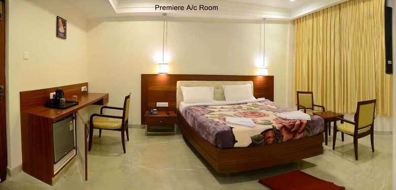 Hotel Raya's Grand