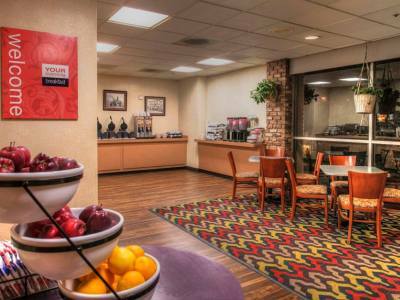 Hotel Comfort Inn By The Bay