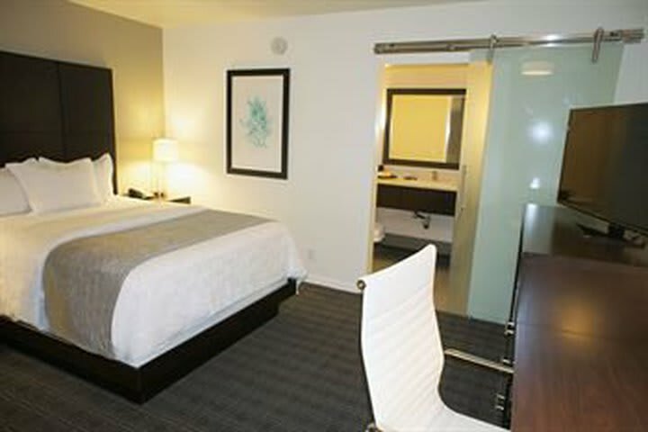 Hotel Days Inn Y Suites