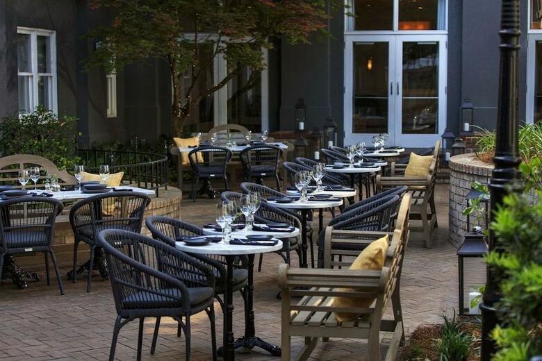 Hotel Mulberry Inn