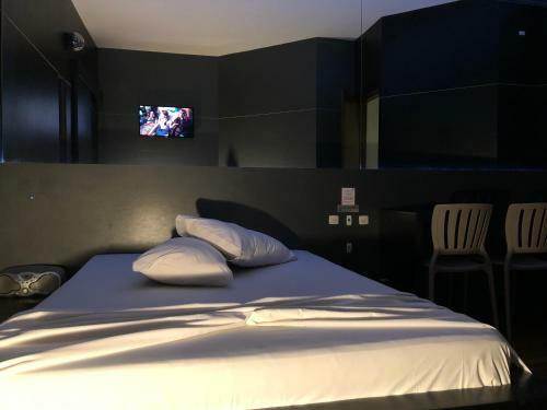 Snob Motel (adult Only)