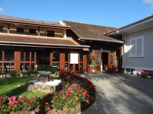 Hostal Dein Haus Pousada
