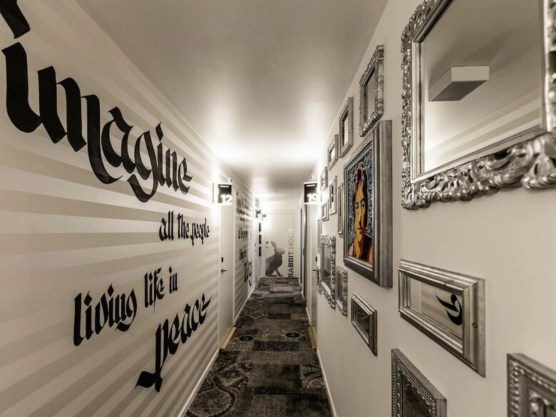 Hotel Ibis Styles Lausanne Center Mad House