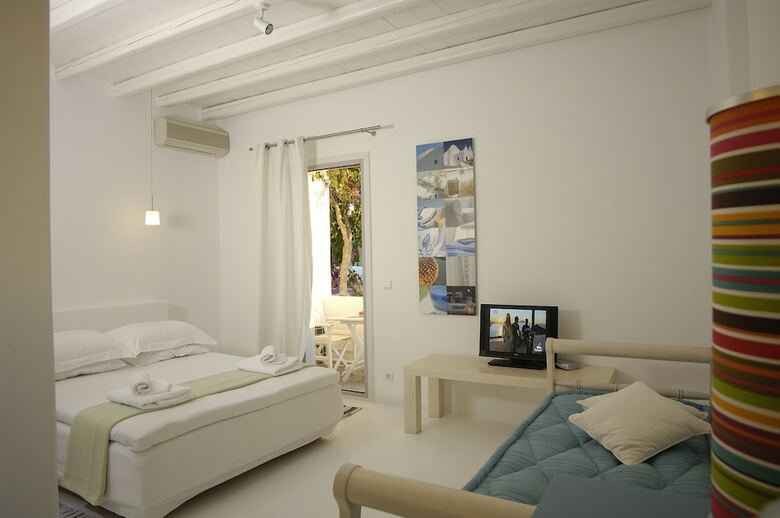Apartamentos Kapetan Tasos Suites