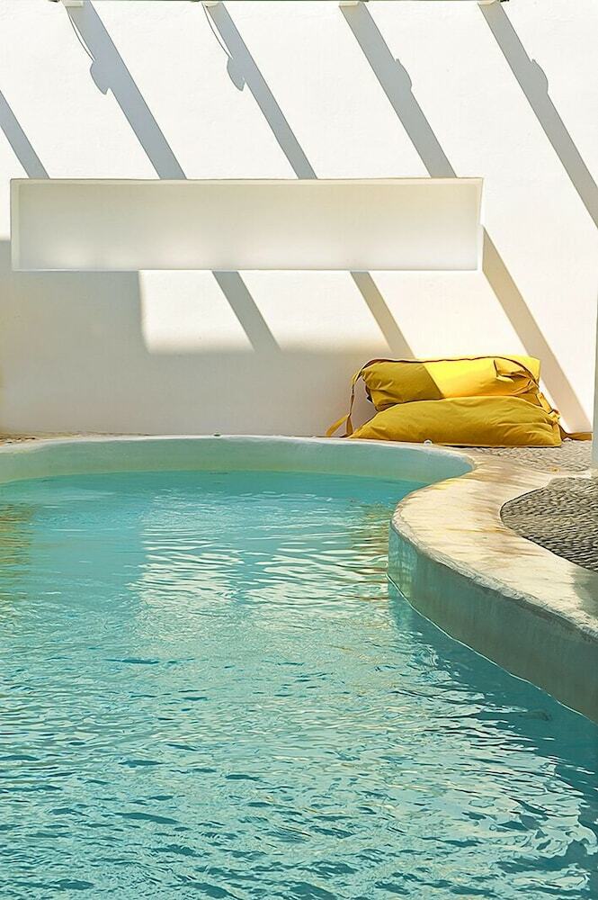 Apartamentos Kapetan Tasos Suites