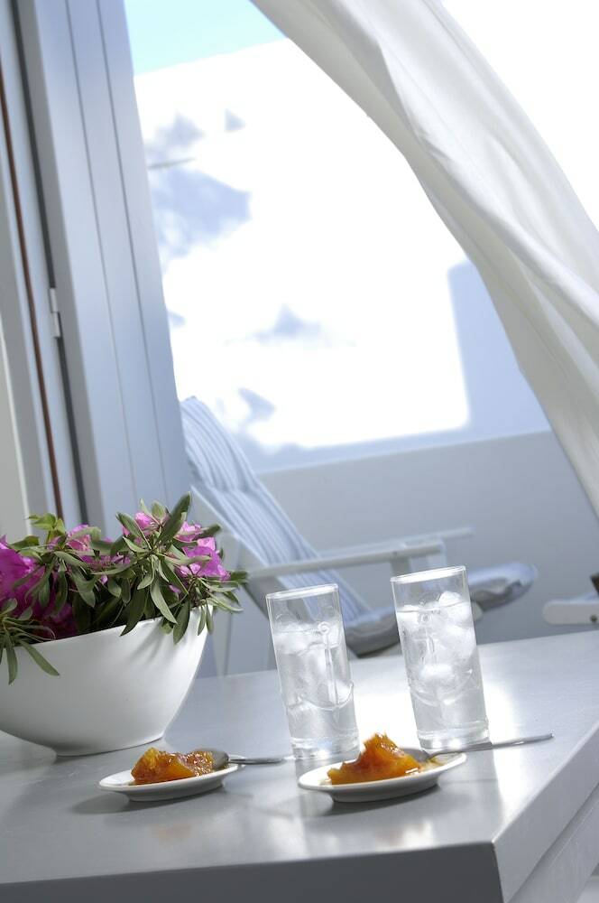 Apartamentos Kapetan Tasos Suites