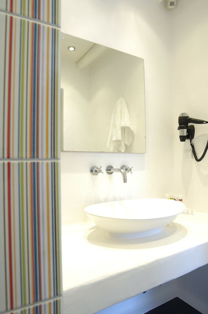 Apartamentos Kapetan Tasos Suites