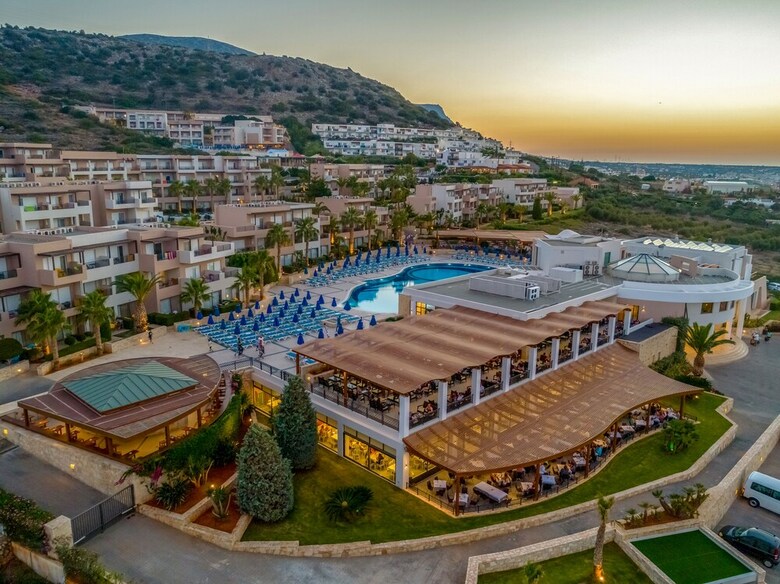 Grand Hotel Holiday Resort